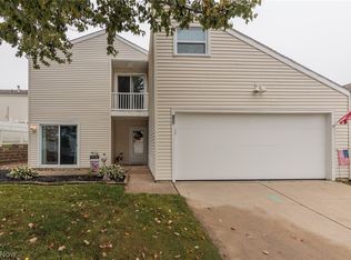 88 Castle Ct, Brunswick, OH 44212