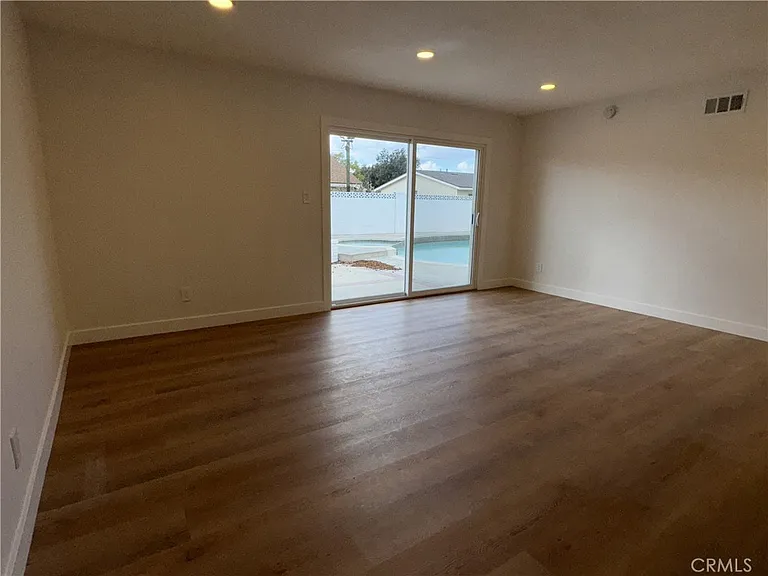 213 N Royal Pl — Photo 8