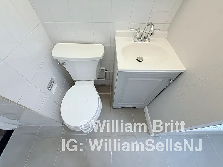 9 Bentley Ave #15 — Photo 8