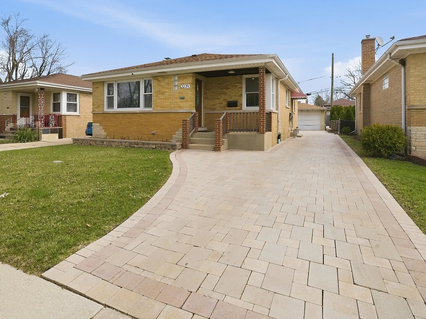 3239 Sarah St photo 1