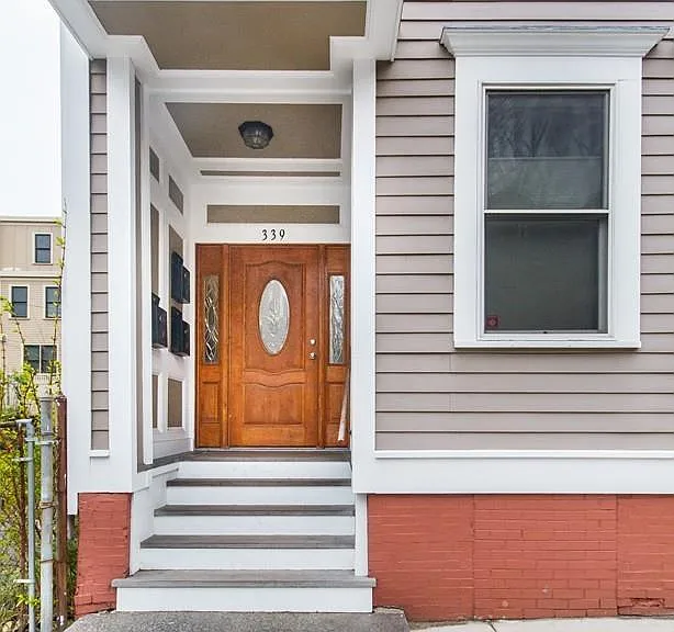 339 E St — Photo 20