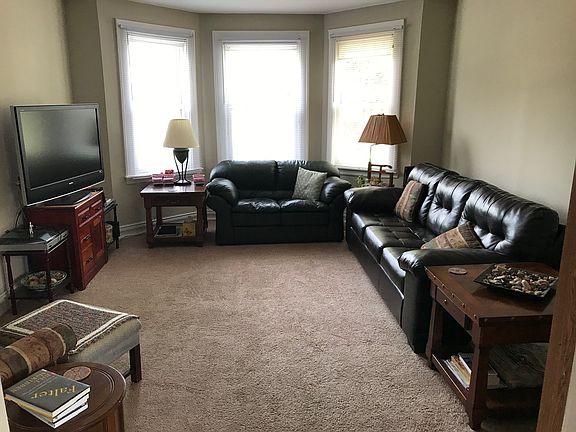 2nd image of 1021 Circle Ave #1