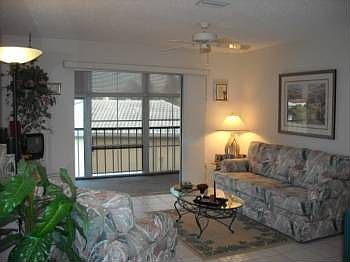 3rd image of 250 Englewood Isles Pkwy APT 4