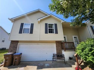 1013 Kaycee Dr, Raymore, MO 64083