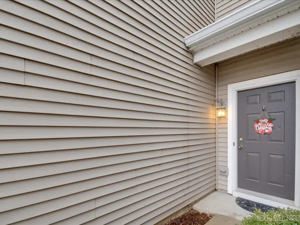 543 Springbrook Trl N #543, Oswego, IL 60543