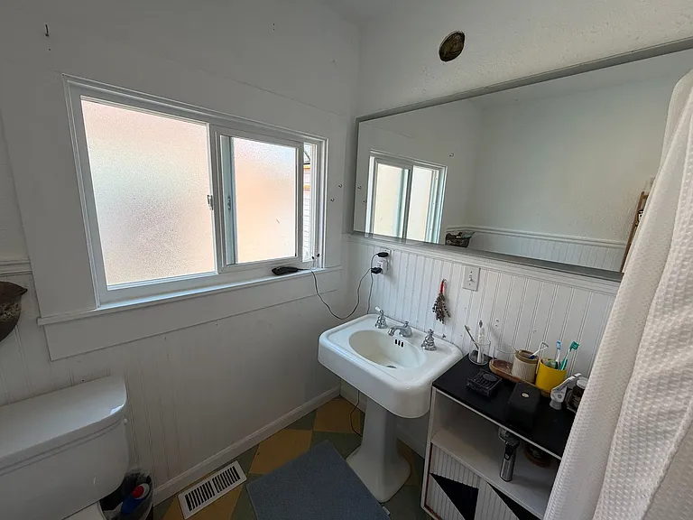 1410 S Cloverdale St — Photo 19