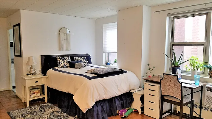 Rented by City Connections Realty | media 10