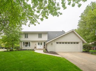 15 N Woodleigh Dr, Cherry Hill, NJ 08003