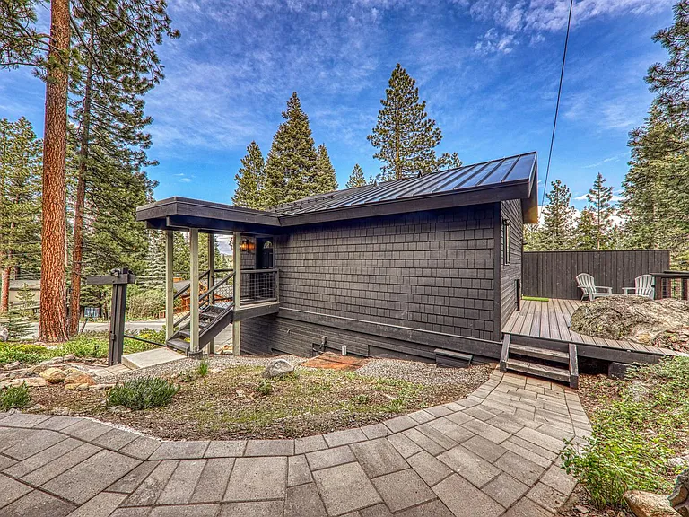 10594 Snowshoe Cir — Photo 40