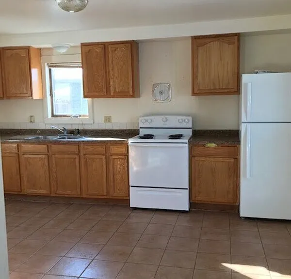 744 W Main St #1/2 — Photo 3