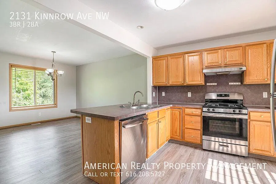 3 bed, 1368 sqft, $2,100 — Photo 3