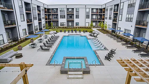 Pullman Pointe Photo 1