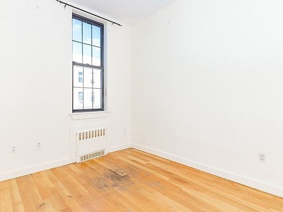 3rd image of 90 Wilson Ave #2AA