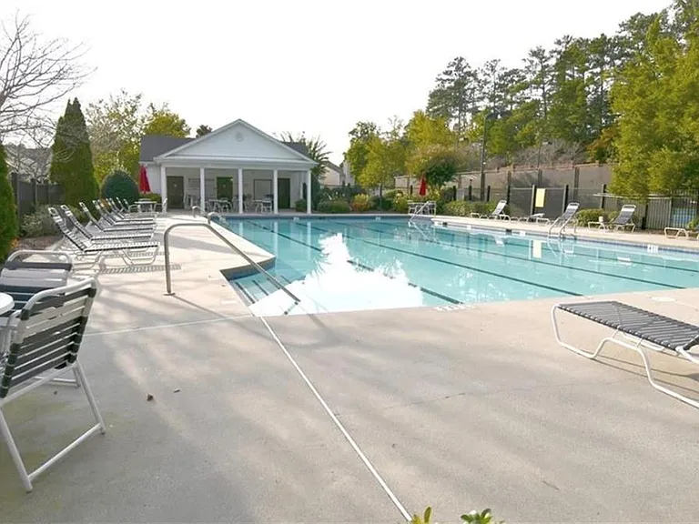 233 Buckland Dr — Photo 23