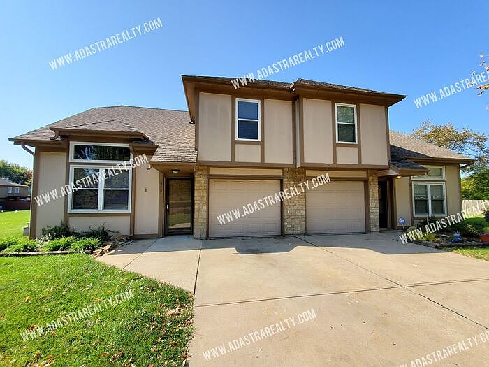 1st image of 7721 W 152nd St