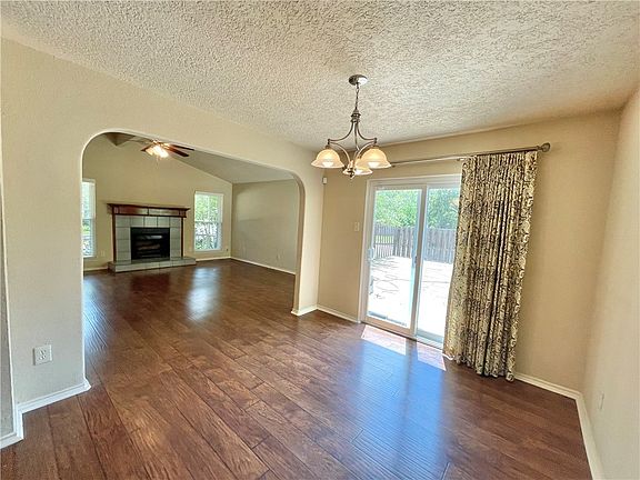 3rd image of 2704 Pedernales Dr