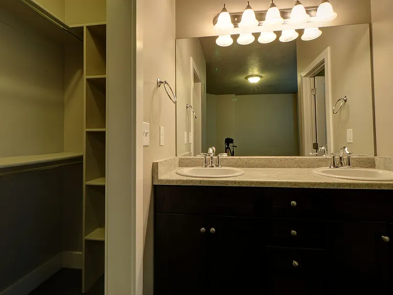 120 W 3430 N — Photo 9