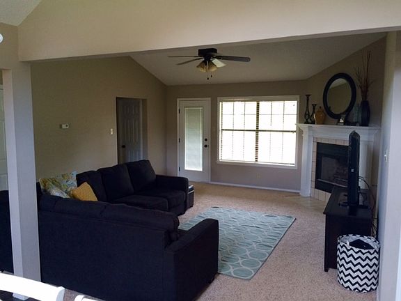 5th image of 1104 Aspen Ave