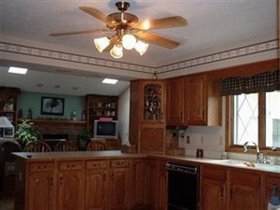 5th image of 5074 Silver Maple Ln
