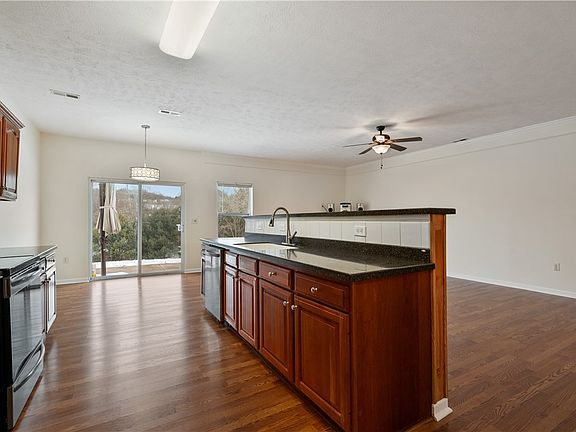 3rd image of 608 Whispering Pines Dr