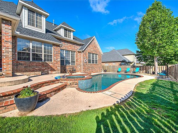 3rd image of 6605 S Willowridge Ln