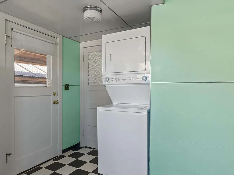 138 NW Hawthorne Ave — Photo 12