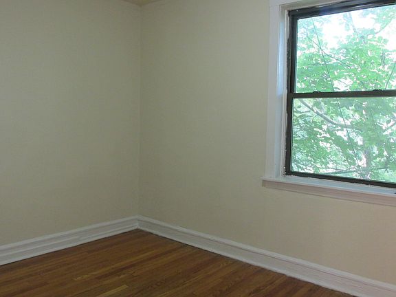 5th image of 1026 E Hyde Park Blvd APT 2N