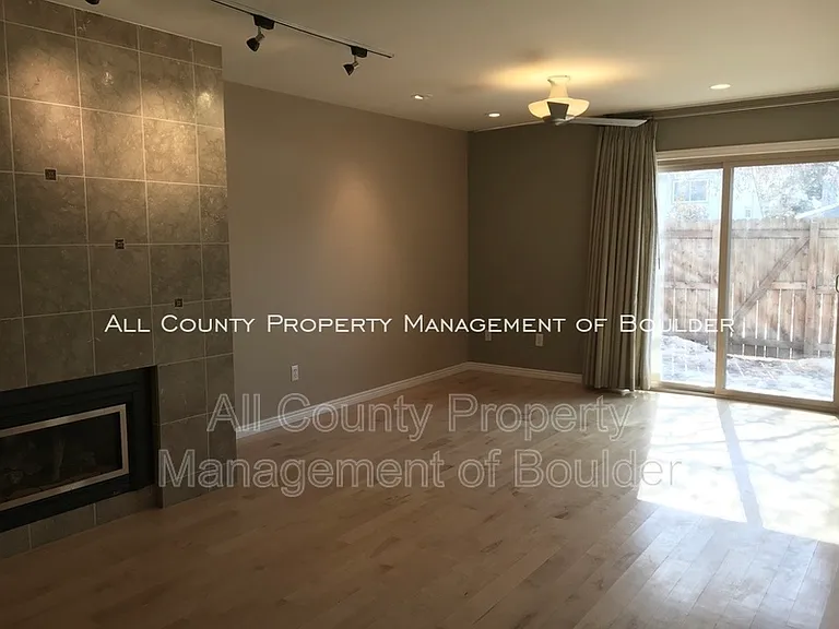 3850 Paseo Del Prado #1 — Photo 11