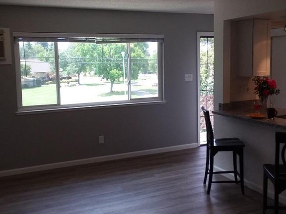 4th image of 821 Carro Dr APT 4