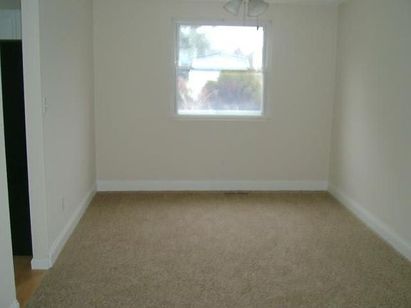 5th image of 6615 Breeds Hill Dr