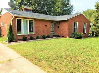 808 E Woodlawn Rd, Charlotte, NC 28209