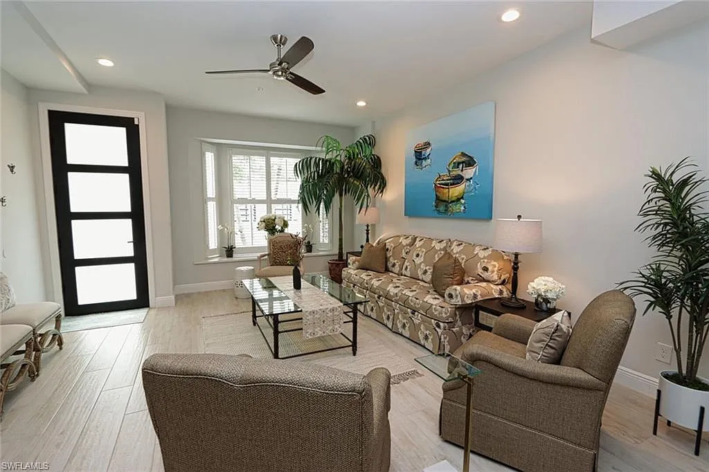 3 bed, 3.5 bath, 2100 sqft, $22,000 — Photo 2