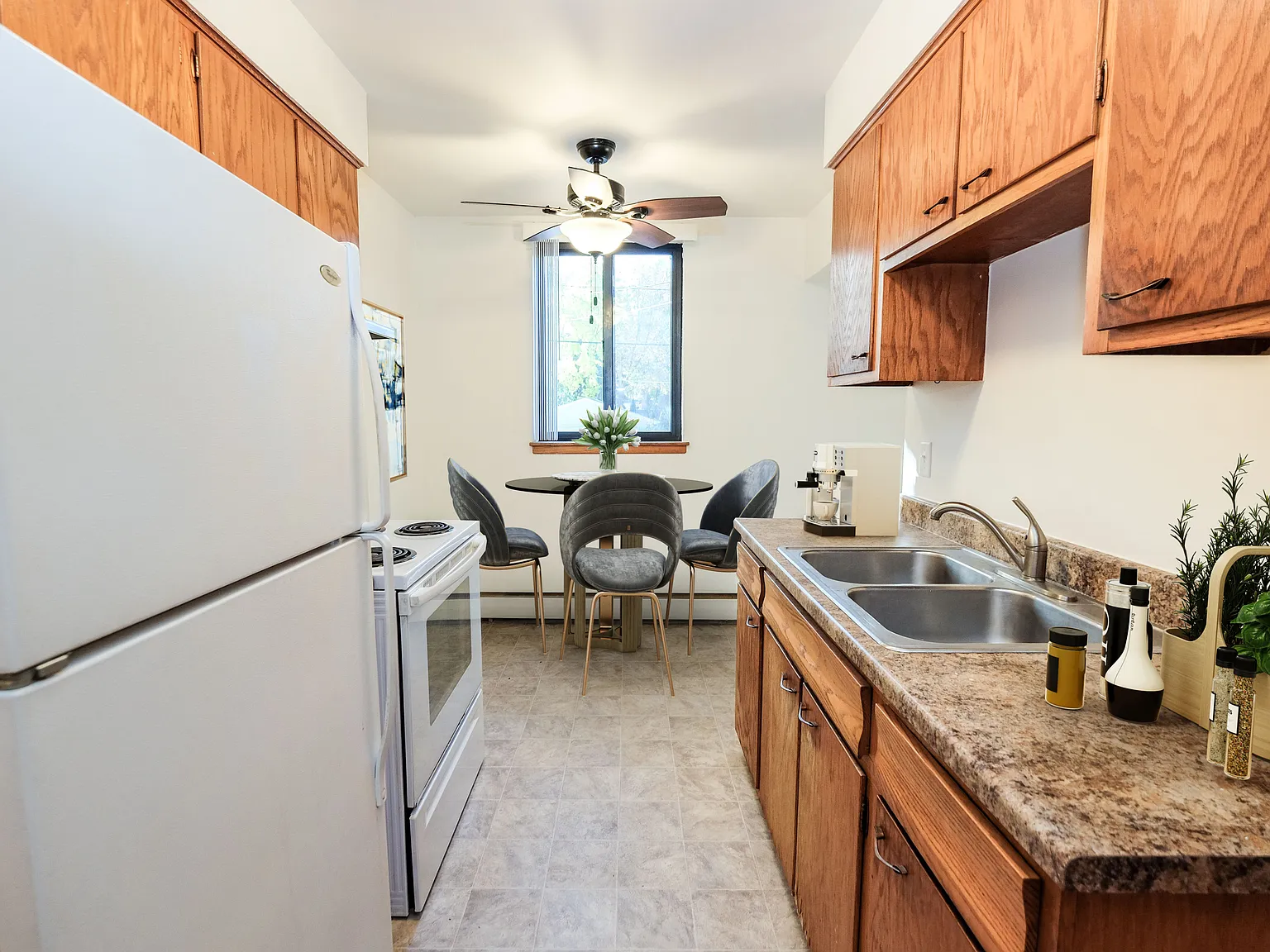 Randolph Apartments — Photo 2