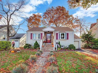 56 Summit Cir, Little Ferry, NJ, 07643