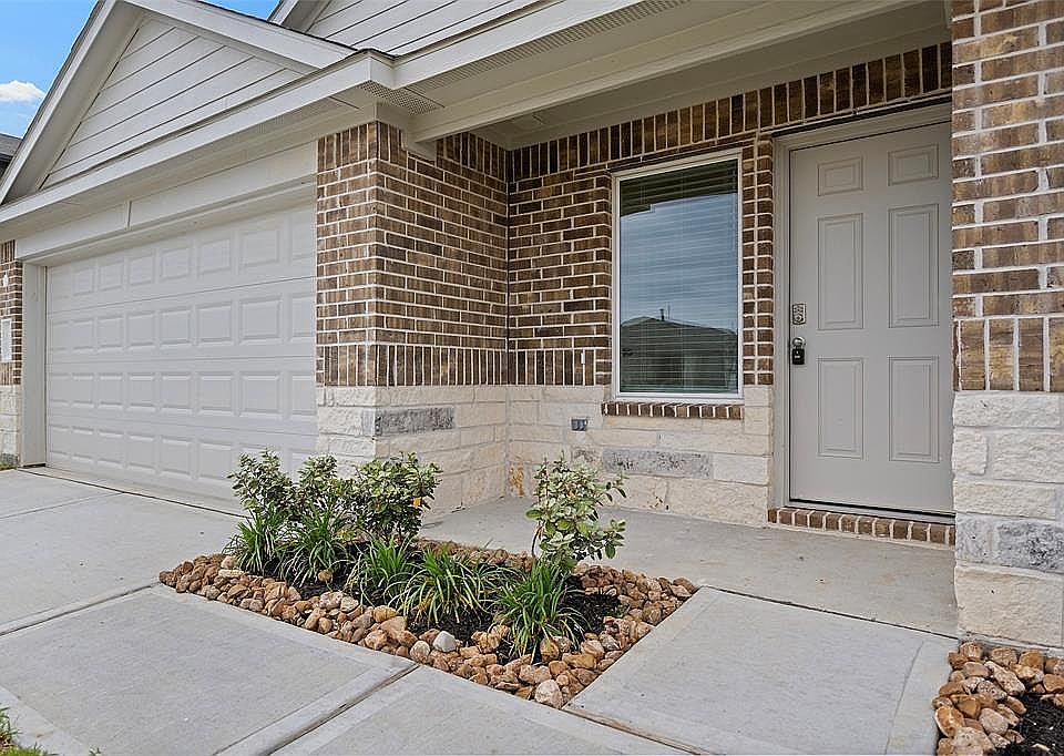 1st image of 24346 Elmwood Falls Dr