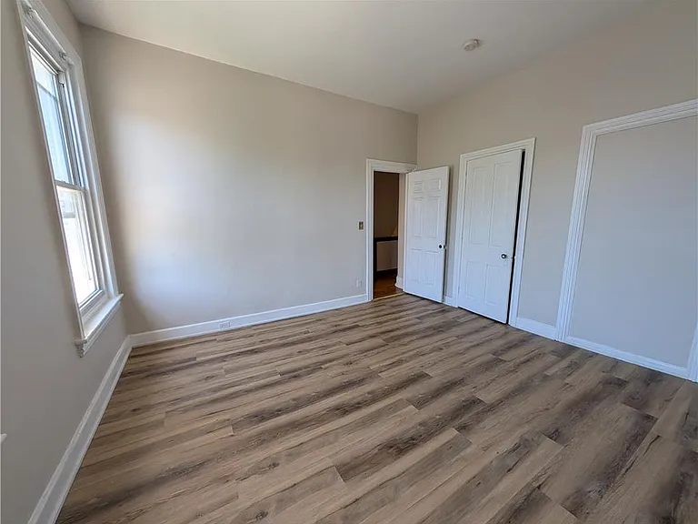 87 E Broad St #2 — Photo 16