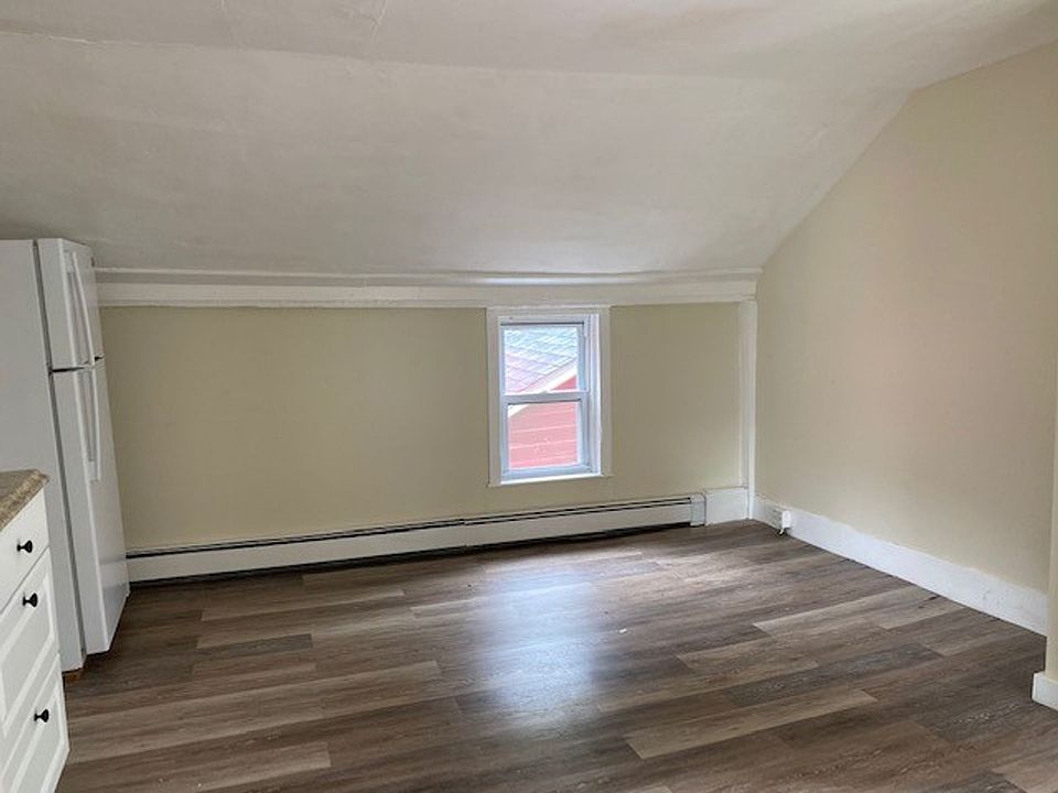 4 Laurel St Apartments Newport, NH Zillow