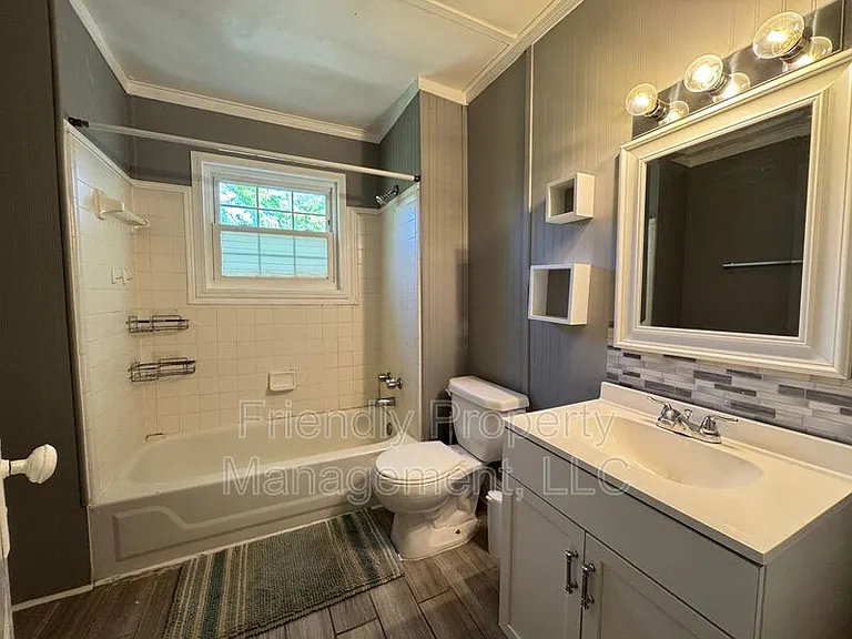 706 Walker Ave #B — Photo 10