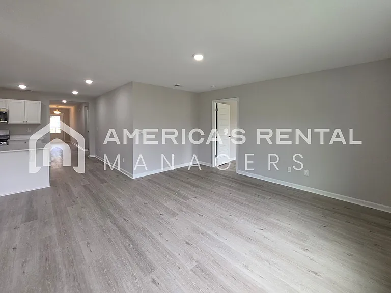 10304 Squires Way — Photo 35