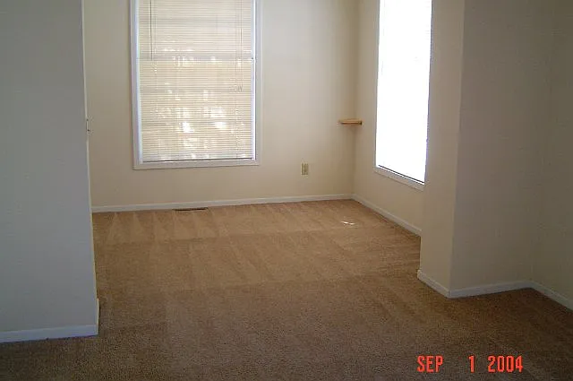 4 bed, 1.0 bath, 1440 sqft, $2,495 — Photo 3