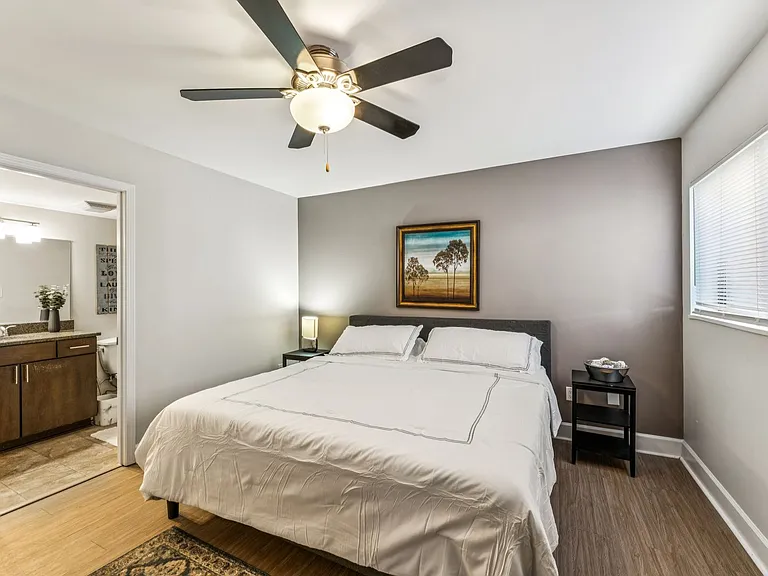 530 W 10th St #530 — Photo 22