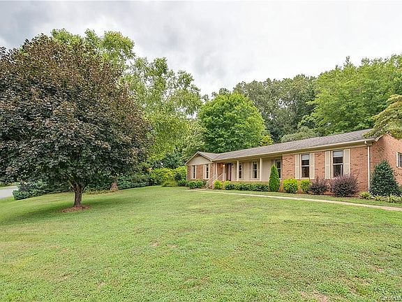 5th image of 395 Fairforest Dr