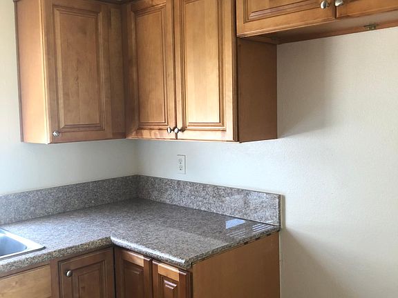 5th image of 1556 Stevens Ave #L