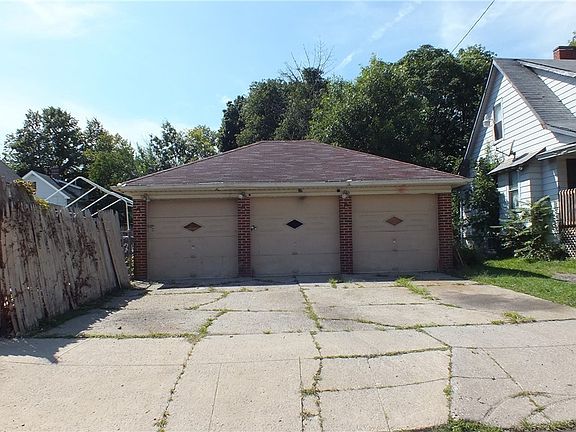 3rd image of 16727 Grovewood Ave