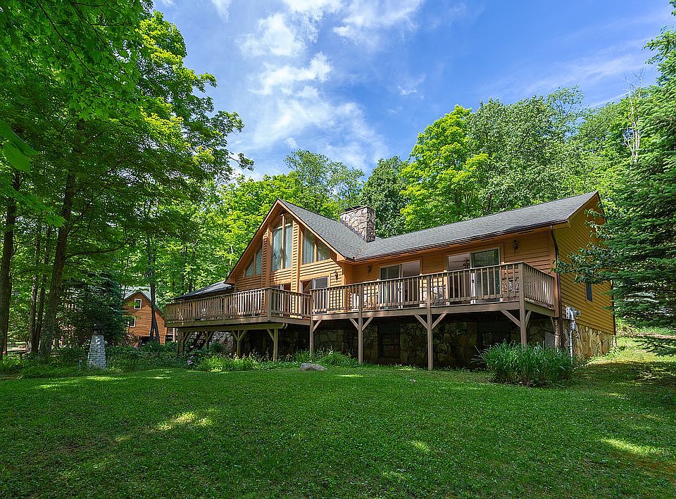 1st image of 534 Bluebell Dr