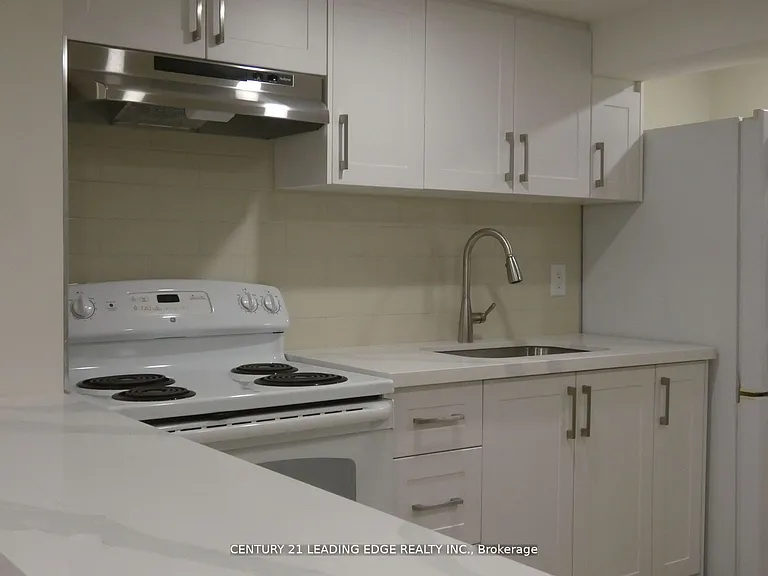 26 Scotswood Rd #LOWER — Photo 21