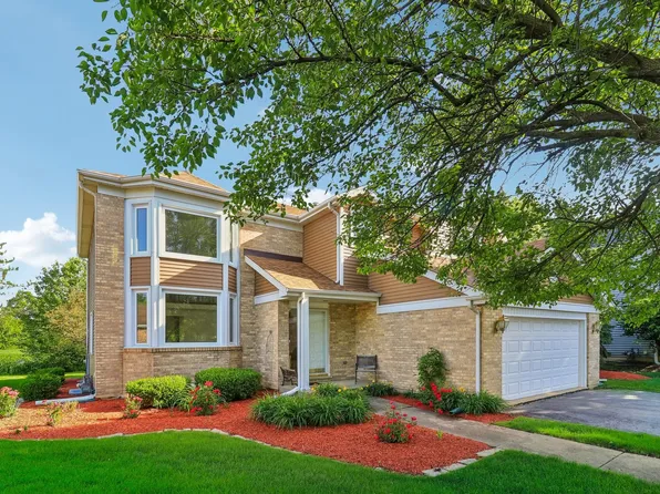 286 Waterford Dr, Lake Zurich, IL 60047