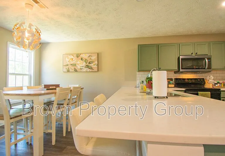 4918 Yorkchester Dr — Photo 7