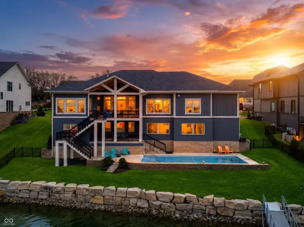 10590 Geist View Dr, McCordsville, IN 46055