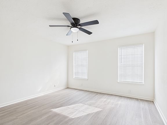 2nd image of 501 Silkwood Dr #513A